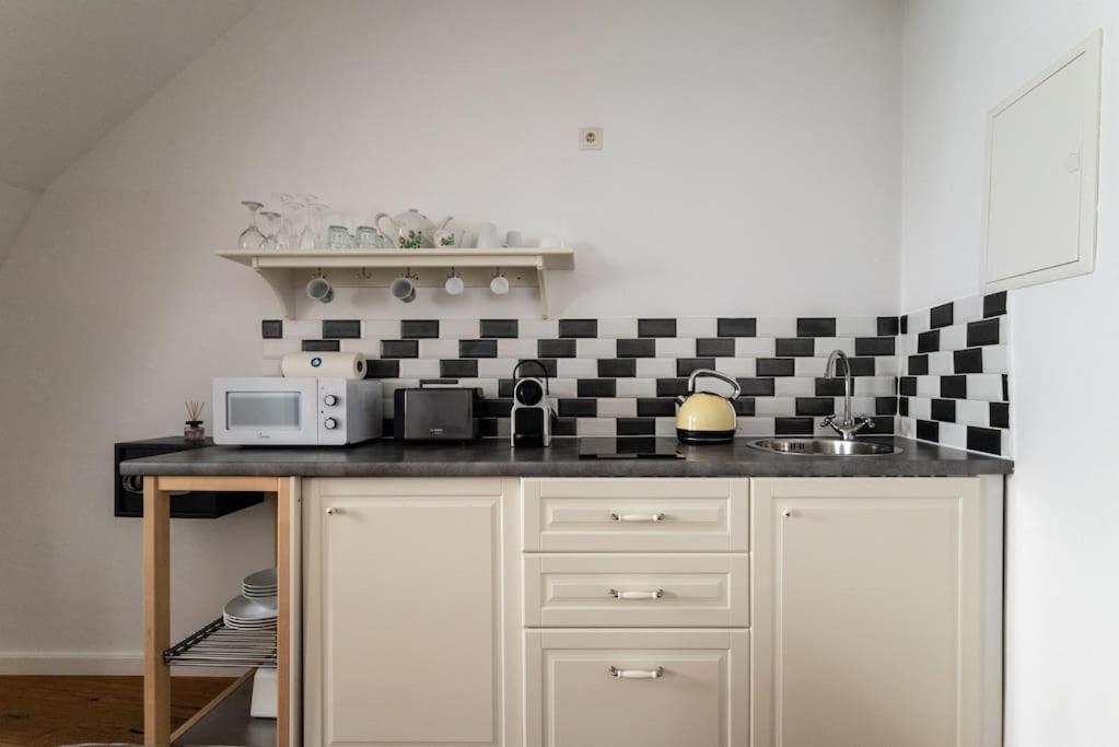 Apartamento Neat 1Br Duplex By Metro And Center By Hm Viena Exterior foto
